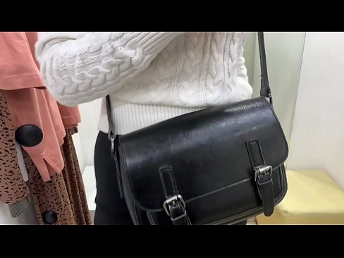 ❤️ Публична мастурбация на младата кучка FeralBerry с вибратор в стаята за обличане ️❌ Секс видео в bg.hellporno-com.ru ❌️